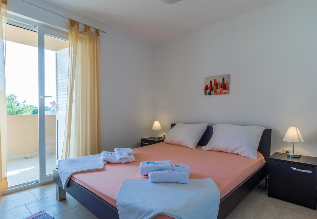 Apartments Domuzin Biograd Na Moru Exterior foto