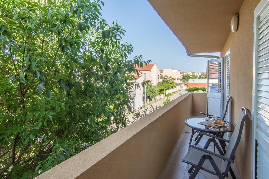 Apartments Domuzin Biograd Na Moru Exterior foto
