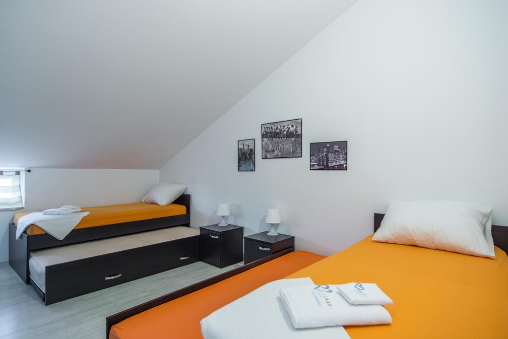 Apartments Domuzin Biograd Na Moru Exterior foto