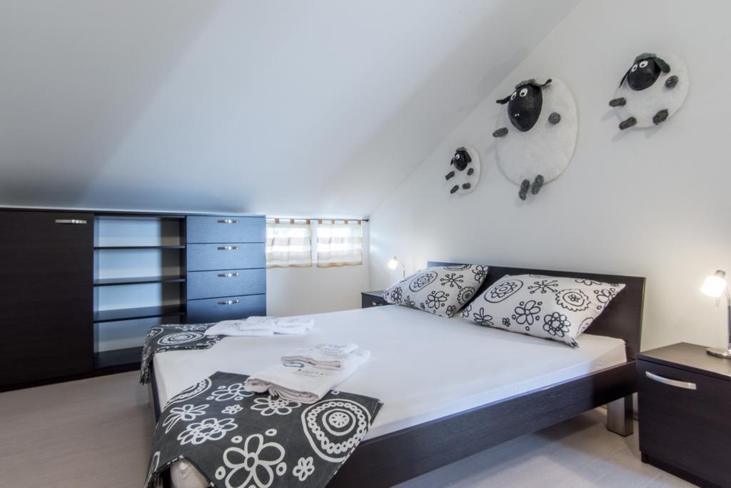 Apartments Domuzin Biograd Na Moru Exterior foto